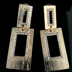 NWT! Fashion Statement Golden Earrings